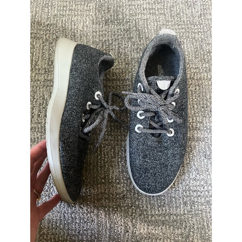 All bird womens wool gray running sneakers size 8 great condition
Allbird